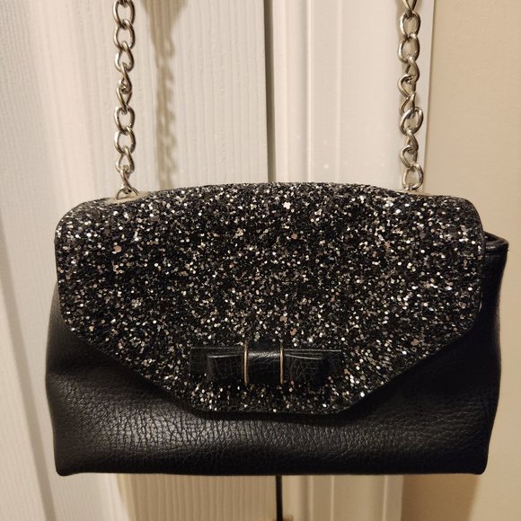 Purse - Picture 1 of 2